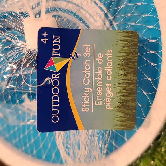 Sticky Pitch & Catch - 2 sets - four people play Age 4+ Family Fun NWT - Picture 4 of 4